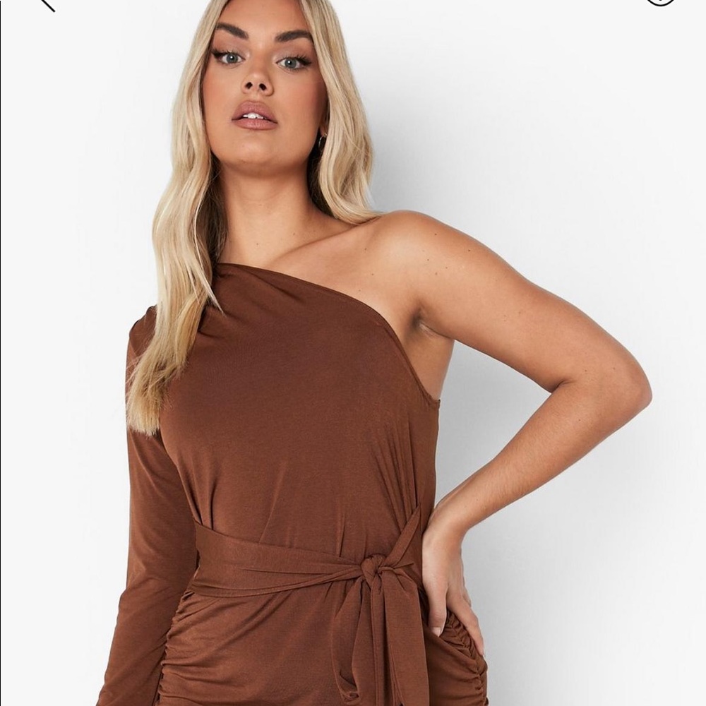 NWT PLT BROWN PLUS & CURVE SLINKY ONE SHOULDER BELTED RUCHED DRESS